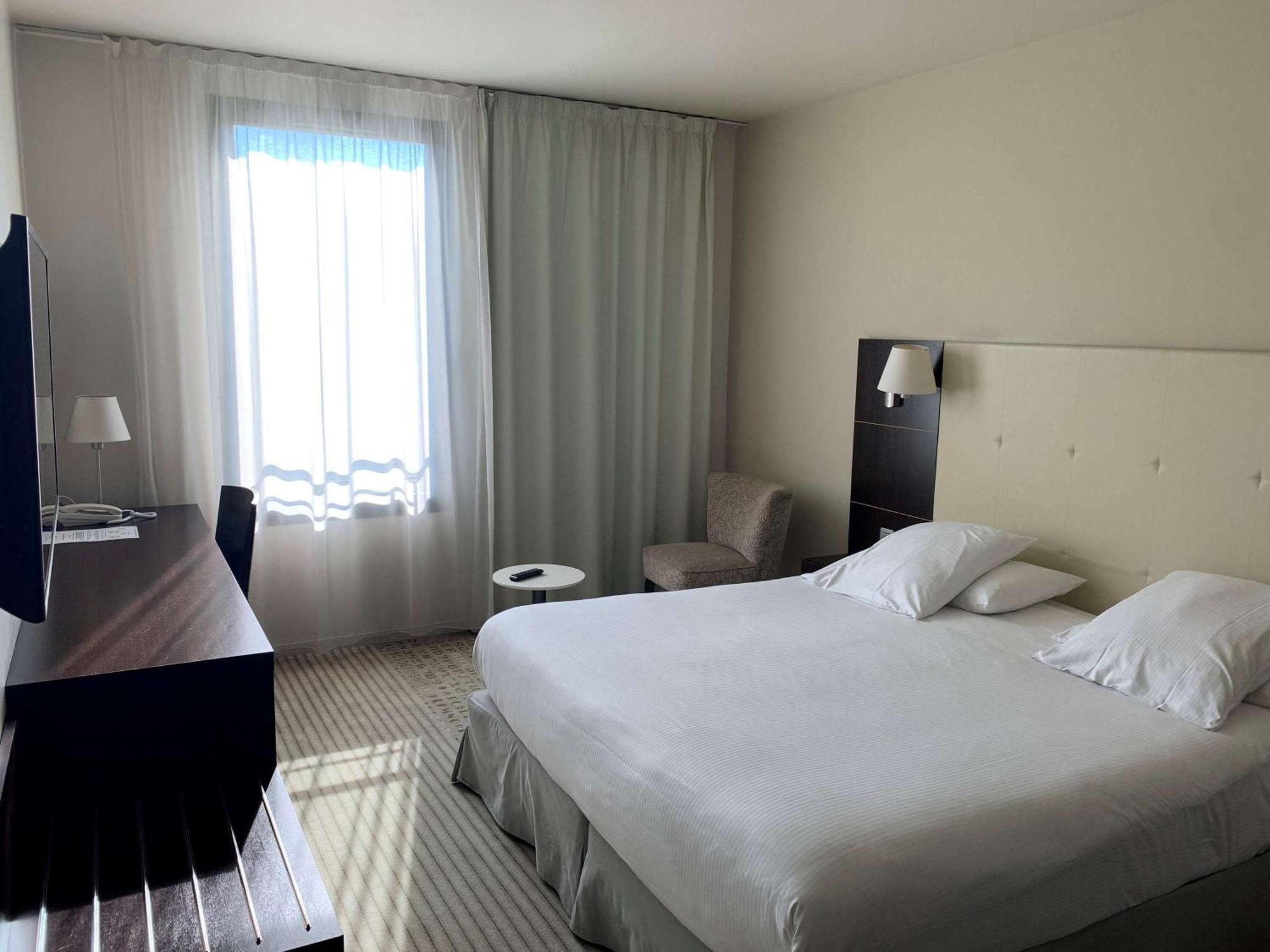 Mercure Aix-En-Provence La Duranne Gare Tgv Dış mekan fotoğraf