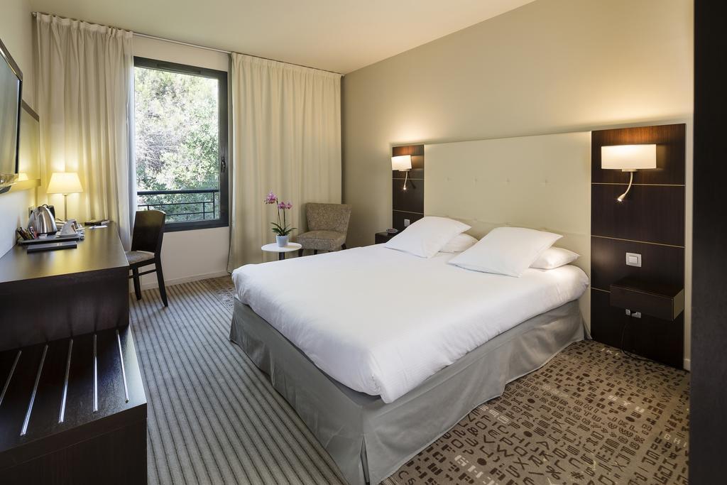 Mercure Aix-En-Provence La Duranne Gare Tgv Oda fotoğraf